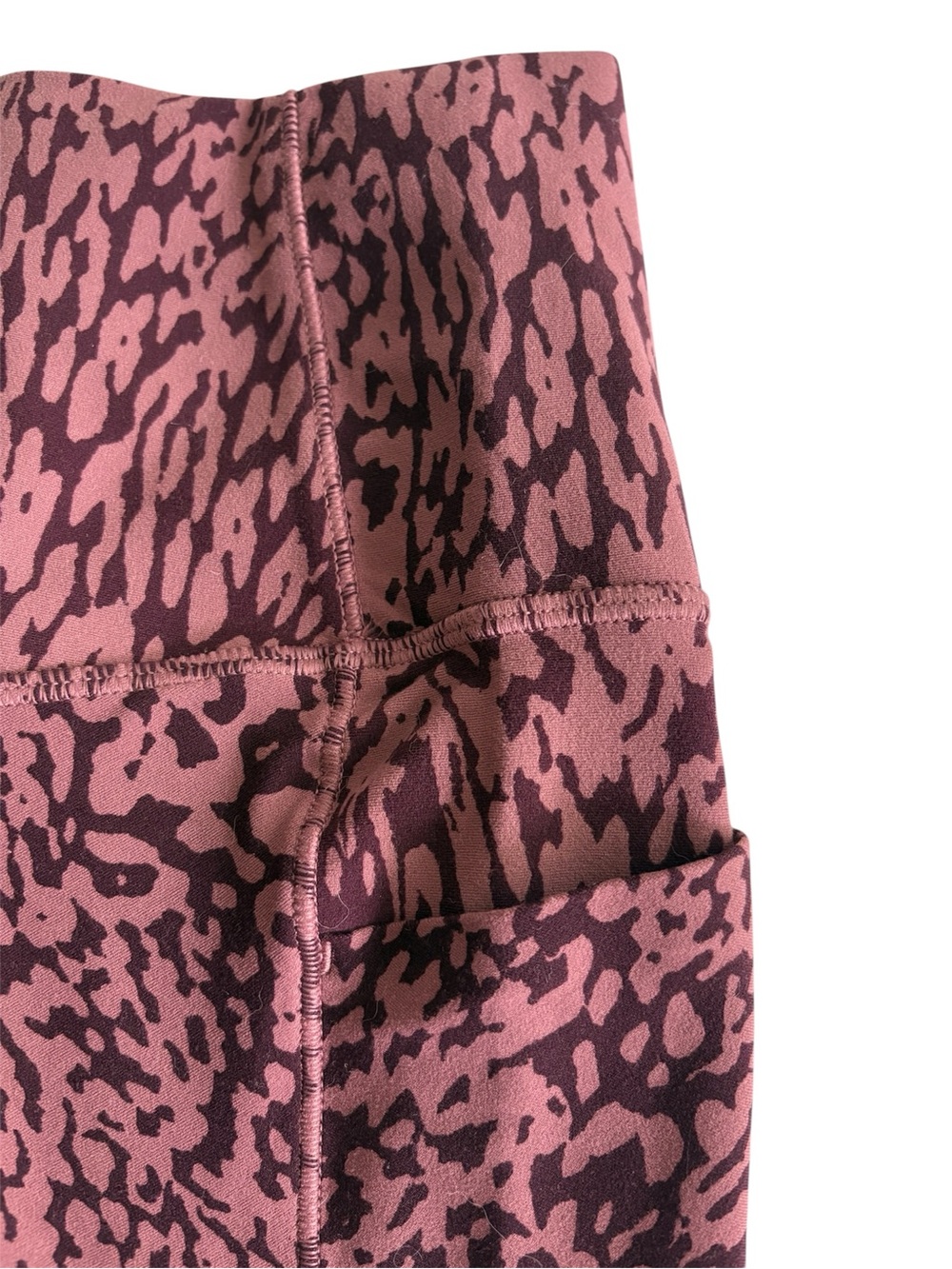 Athleta Salutation Stash Burgundy Animal-Print High-Rise Cropped Leggings NWOT - Picture 2 of 4